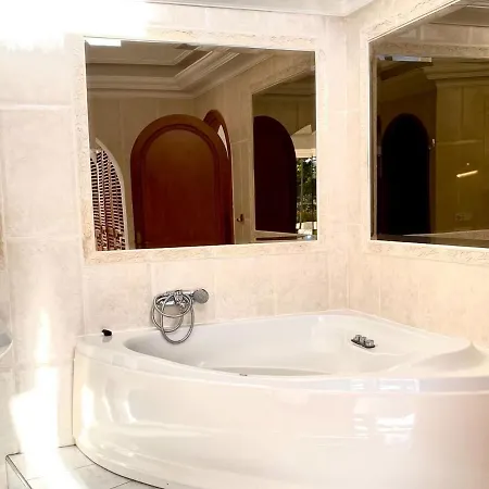 6 Liberty Suites Costa Adeje (Tenerife)