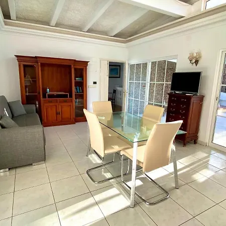 6 Liberty Suites *